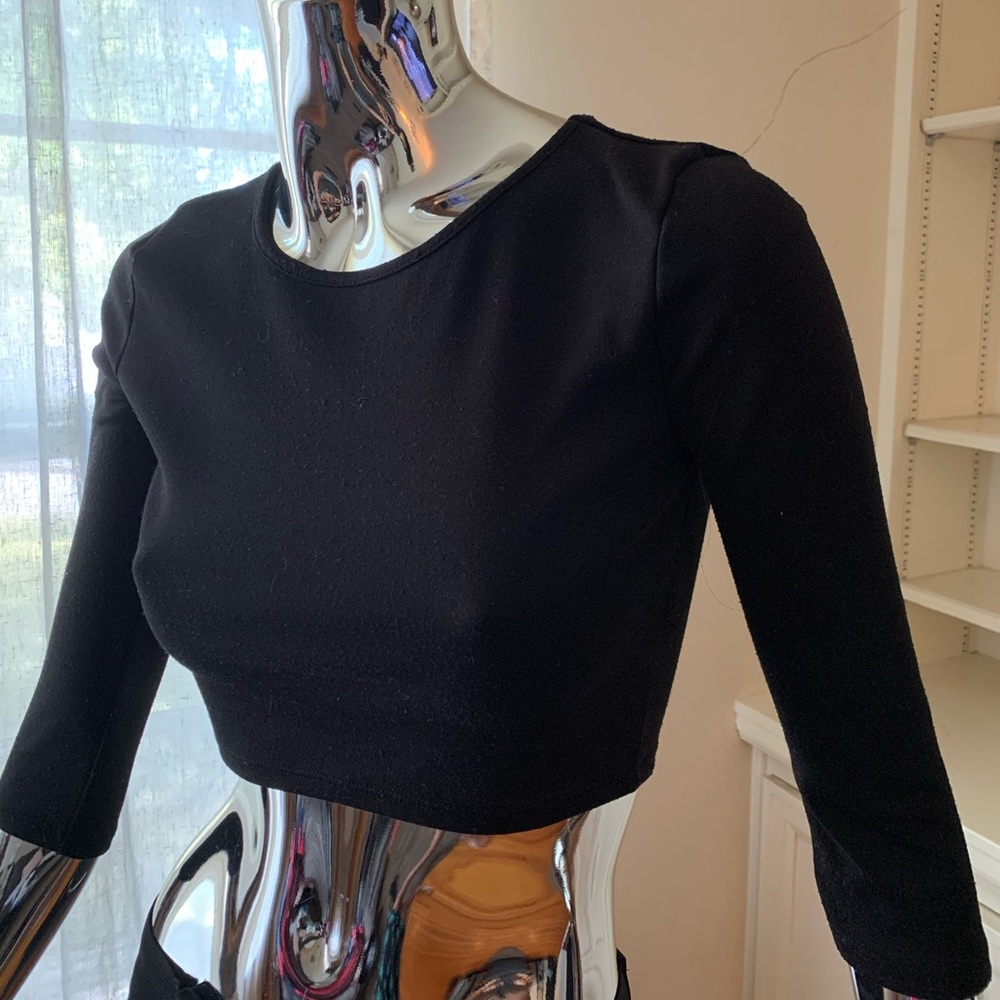 Black crop top